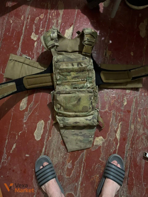 Плитоноска Protec AVS та шолом Fast Ukrainian Defence