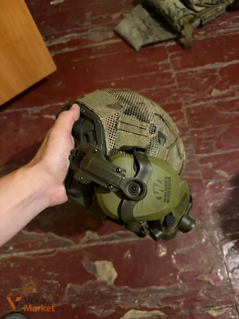 Плитоноска Protec AVS та шолом Fast Ukrainian Defence — фото 3