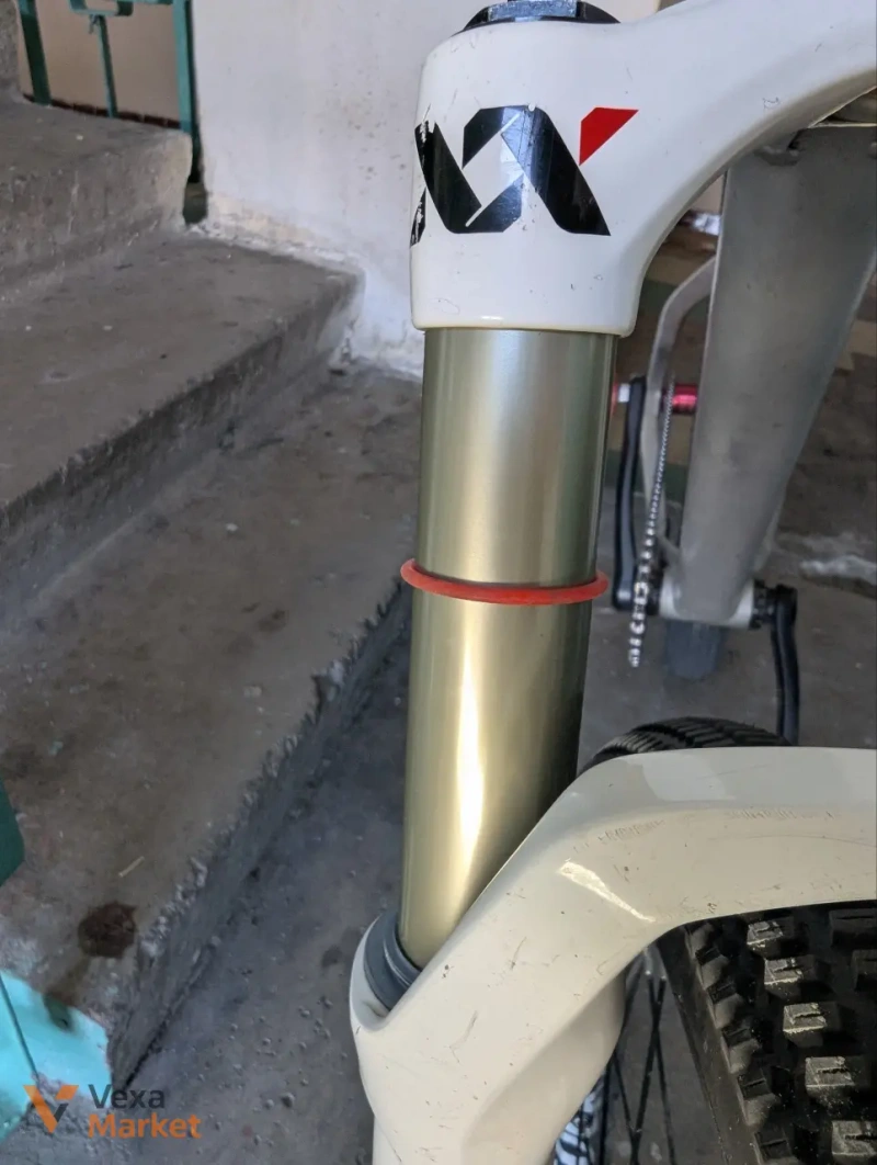 Повітряна вилка RockShox Revolution 110мм Dual Air — фото 3