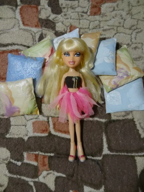 Оригинальная кукла Братц Хлоя (Bratz Cloe MGA 2010) в обуви
