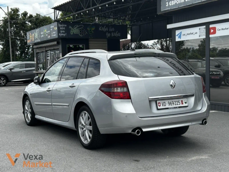 Renault Laguna 2011 Автомат Дизель 2.0 л Сірий — фото 4