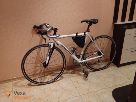 Шосейний велосипед LeaderFox Runner 700C, карбонова вилка Focus, Shimano Tiagra
