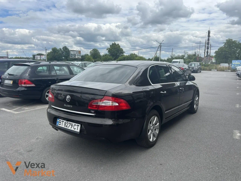 Skoda Superb II покоління 2012 Бензин 1.8 л. Коричневий — фото 4