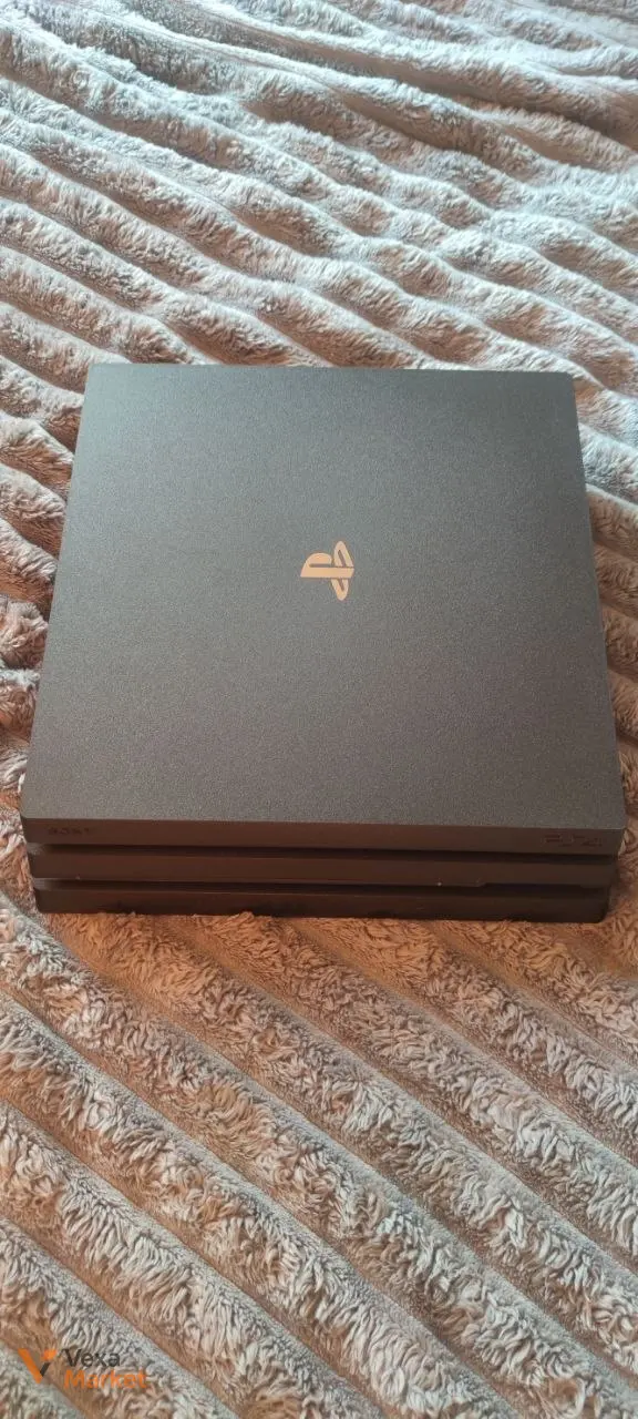 Sony PlayStation 4 Pro 1TB с двумя геймпадами — фото 2