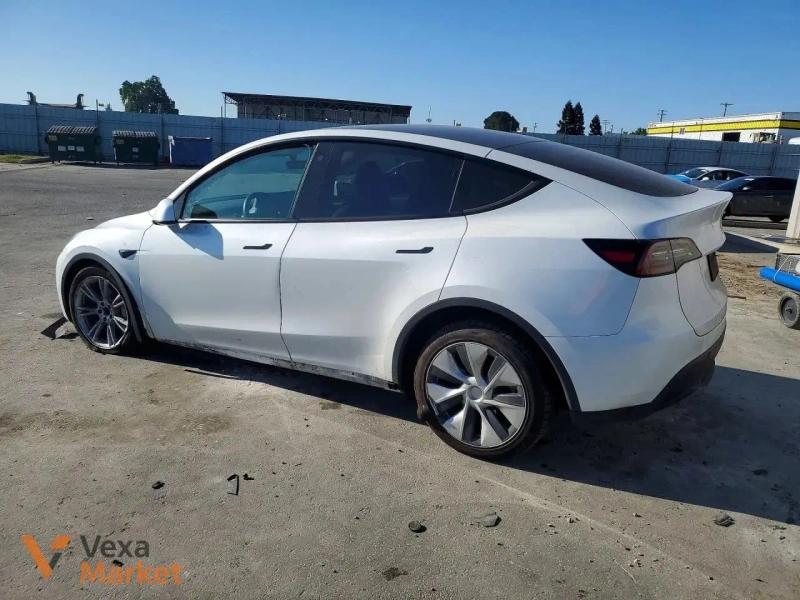 2023 Tesla Model Y All-wheel drive Long Range — фото 4