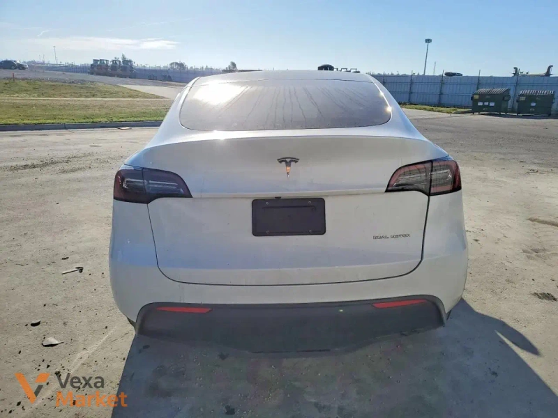 2023 Tesla Model Y All-wheel drive Long Range — фото 6