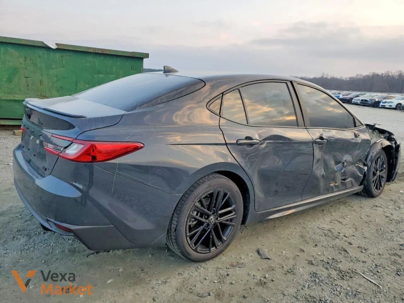 2025 Toyota Camry XSE HEV 2.5 Hybrid — фото 3