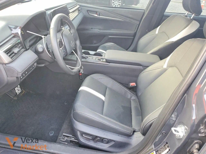 2025 Toyota Camry XSE HEV 2.5 Hybrid — фото 4