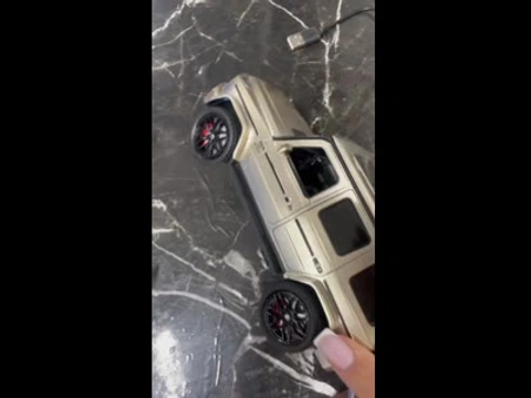Колекційна модель Mercedes-Benz G-Class Brabus з відкривними дверима, 20 см