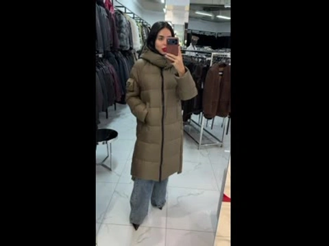 Пуховик oversize з водовідштовхувальної тканини, довжина 110 см