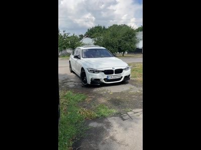 BMW 328i 2015 року