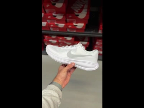 Nike Revolution 8