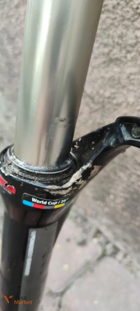 Вилка RockShox Boxxer 200mm 2011 року