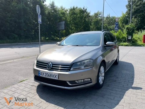 Volkswagen Passat B7 2012 1.6 TDI Автомат