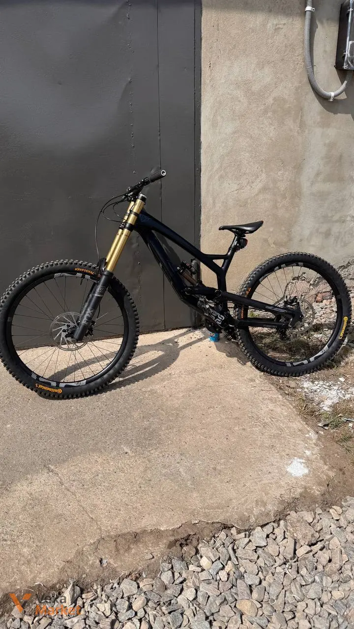 YT Tues CF M size 2018 Downhill Bike — фото 3