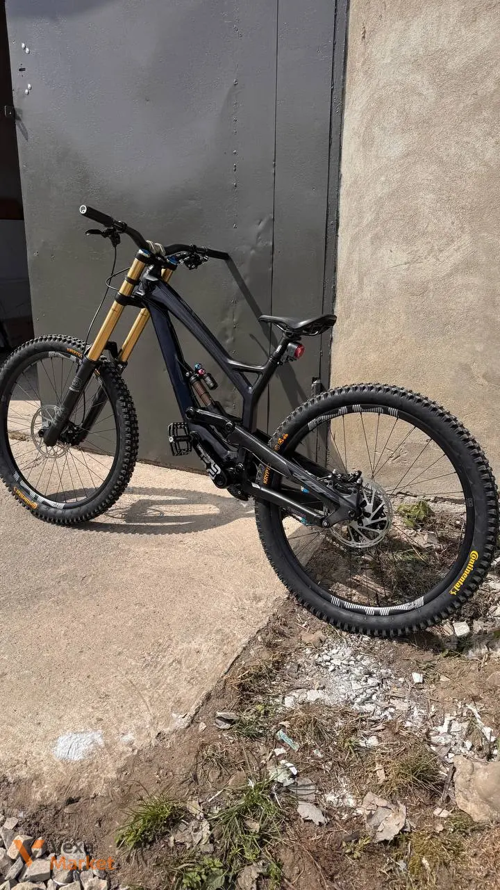 YT Tues CF M size 2018 Downhill Bike — фото 4