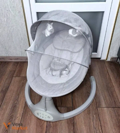 Заколисуючий центр Momi