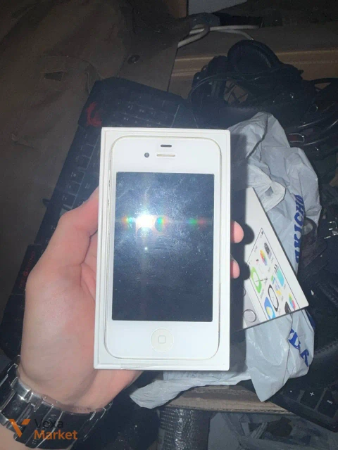 Apple iPhone 4s белый с оригинальной коробкой
