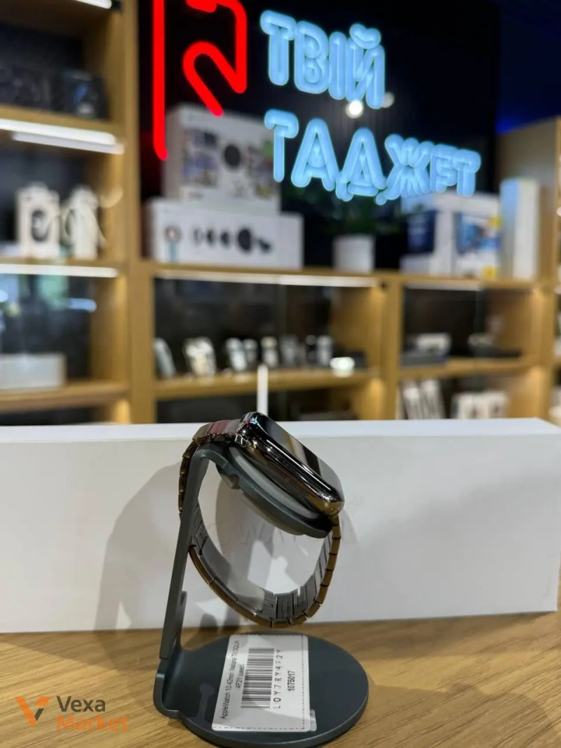 Apple Watch Series 10 42mm LTE Natural Titanium — фото 2