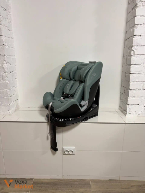 Автокрісло Britax Römer Swivel від народження до 125 см