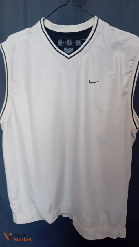 Безрукавка NIKE та куртка Lowe alpine