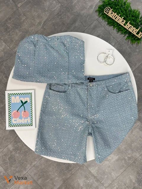 Блакитний джинсовий костюм (корсет + шорти) від Boohoo в паєтках