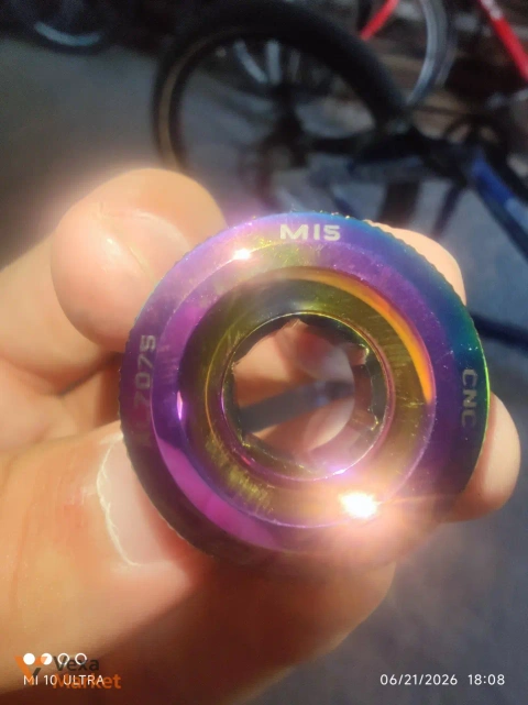 Болт для лівого шатуна Shimano
