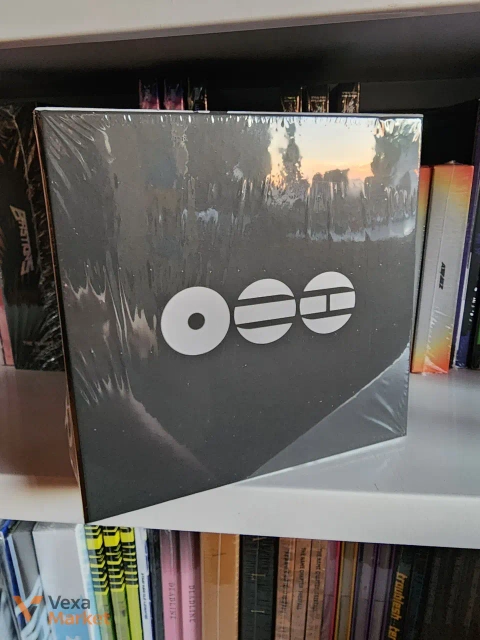 BTS - ARIRANG T-Shirt CD Box Set