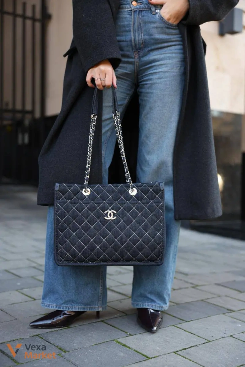 Chanel Denim Tote Bag with Wild Stitch Quilting — фото 3