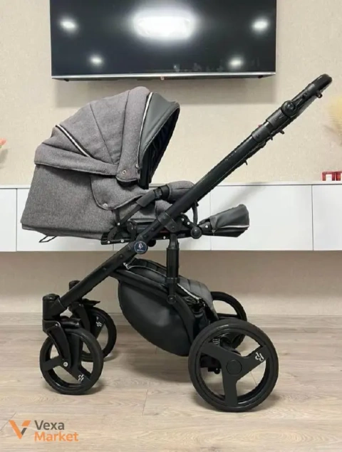 Дитяча коляска в чудовому стані