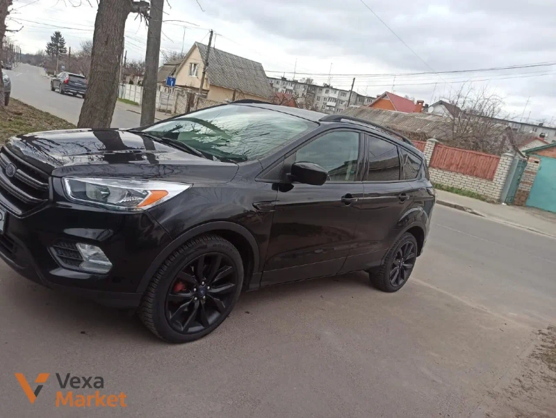 Ford Escape 2016 Чорний — фото 6