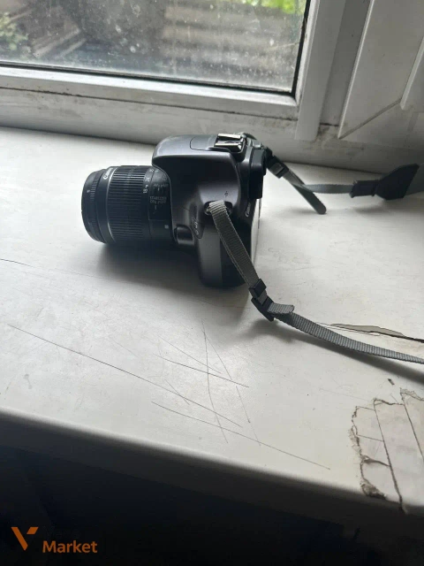 Фотоапарат Canon EOS 1100D