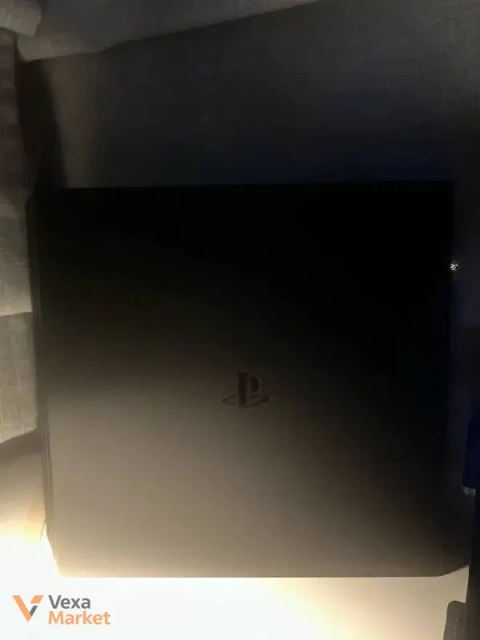 Ігрова приставка Sony PlayStation 4 Pro з DualShock 4 та Red Dead Redemption 2, Bloodborne