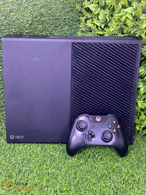 Ігрова приставка Xbox One 500GB