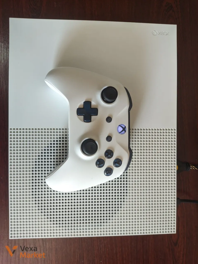 Ігрова приставка Xbox One S 500GB з дисководом та оригінальним джойстиком — фото 3
