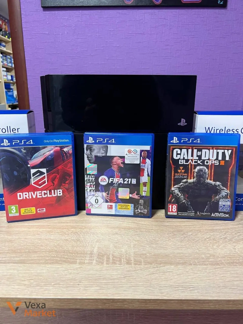 Игровая приставка PlayStation 4 с комплектом игр и контроллеров — фото 2