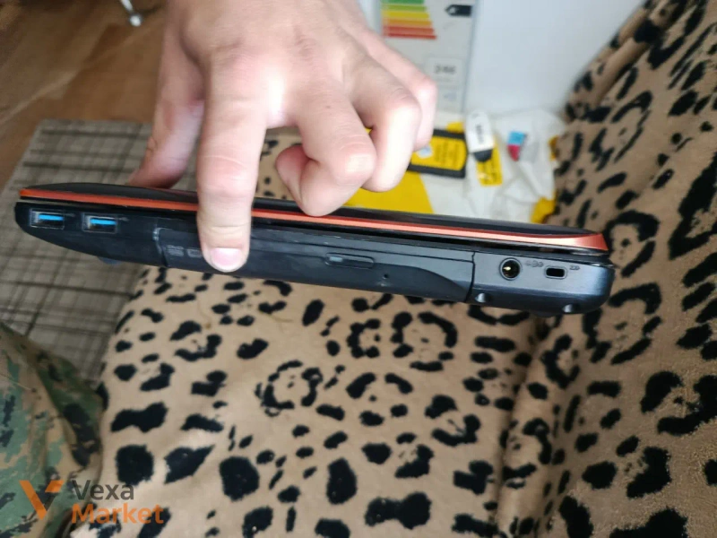 Ігровий ноутбук Lenovo IdeaPad Y570 — фото 2