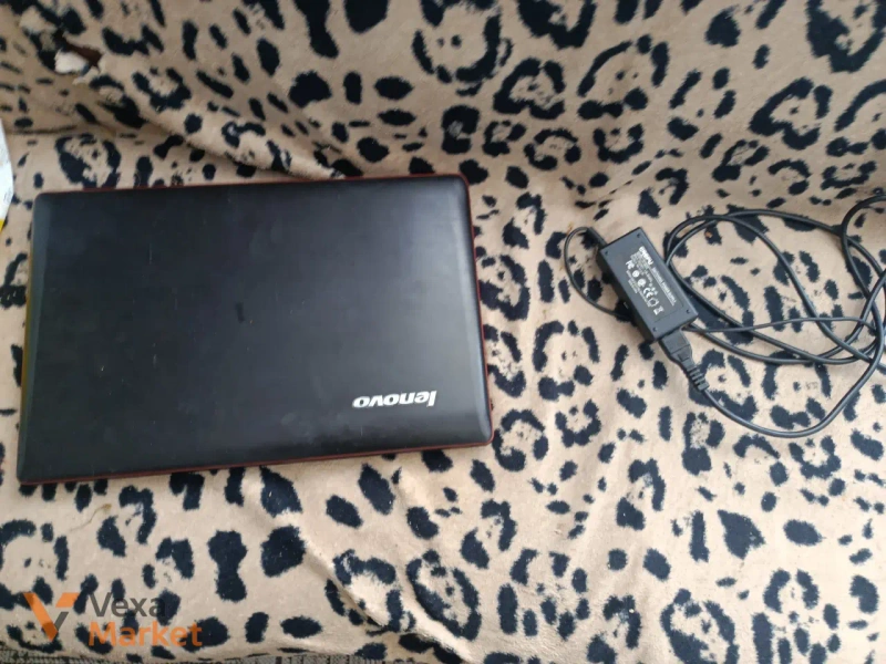 Ігровий ноутбук Lenovo IdeaPad Y570 — фото 3