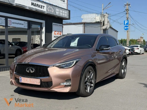 Infiniti Q30 2016 Коричневий