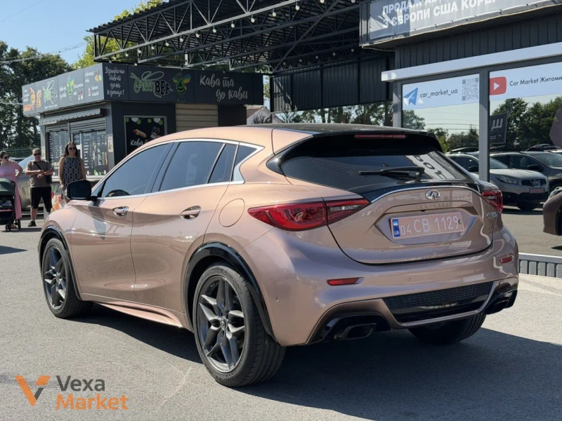 Infiniti Q30 2016 Коричневий — фото 4