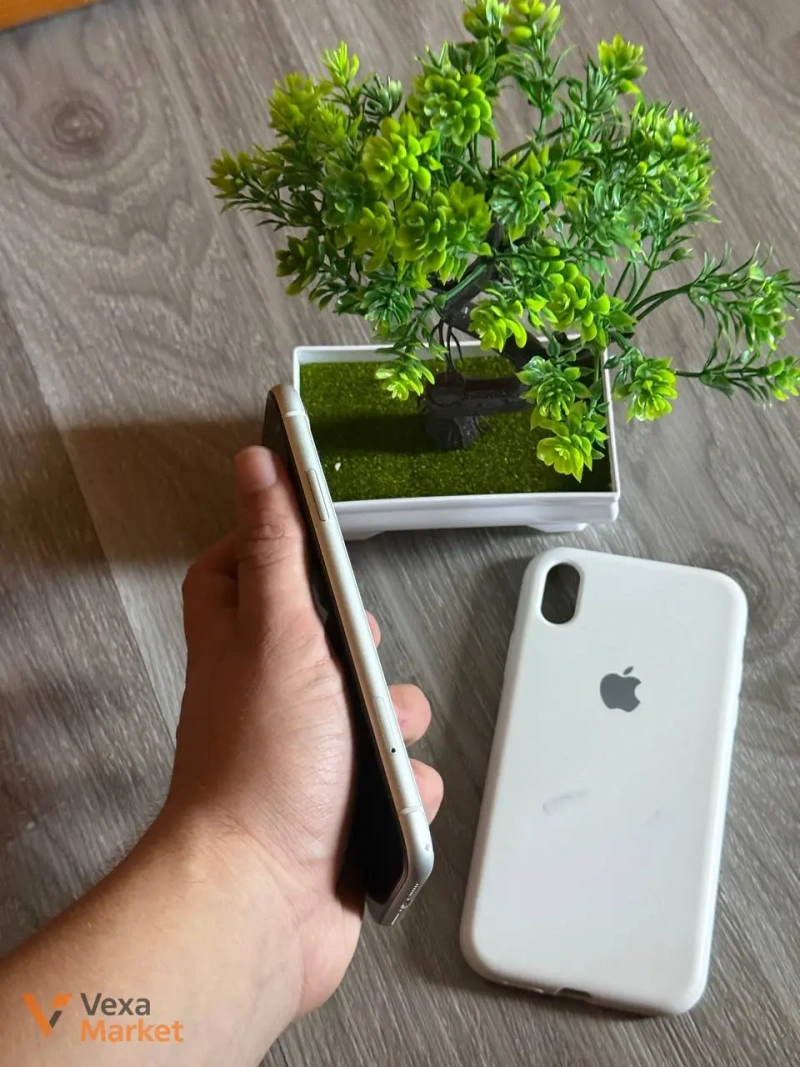 iPhone XR 64GB White — фото 2