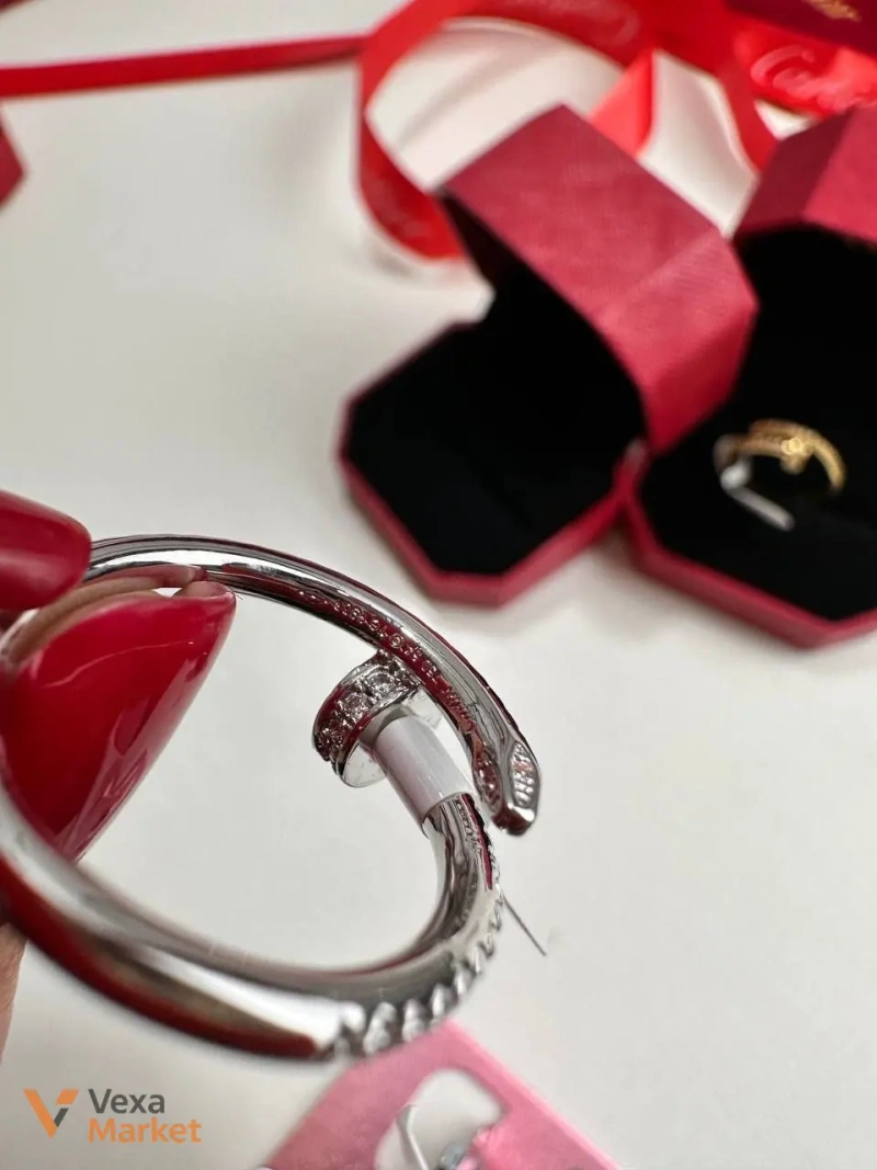 Каблучка Cartier з камінцями — фото 3