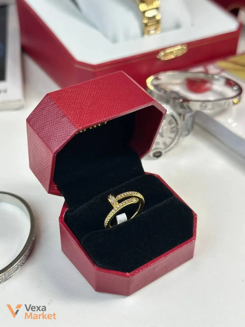Каблучка Cartier з камінцями — фото 4
