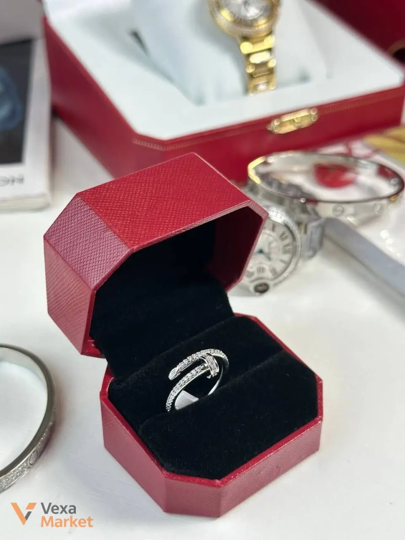 Каблучка Cartier з камінцями — фото 5