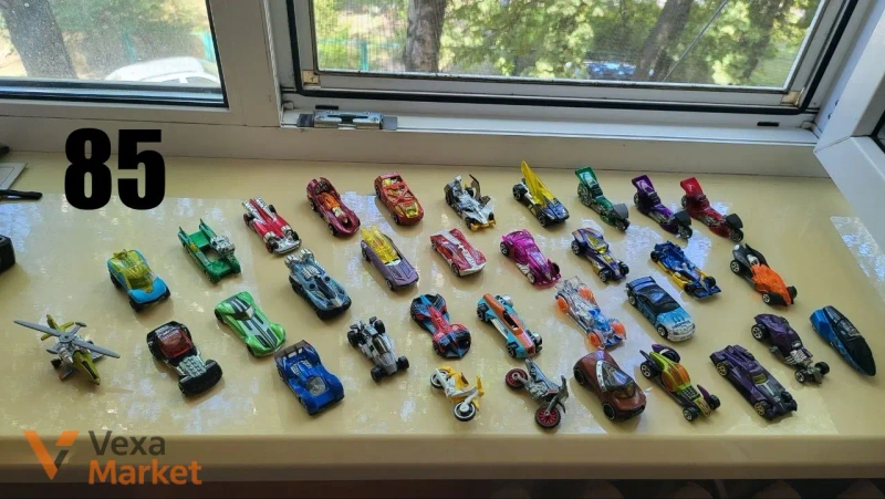 Колекція машинок Hot Wheels та інші, масштаб 1:64 — фото 5