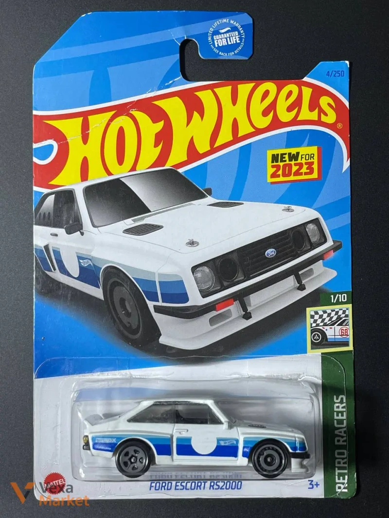 Колекційна модель Ford Escort RS2000 Hot Wheels Retro Racers