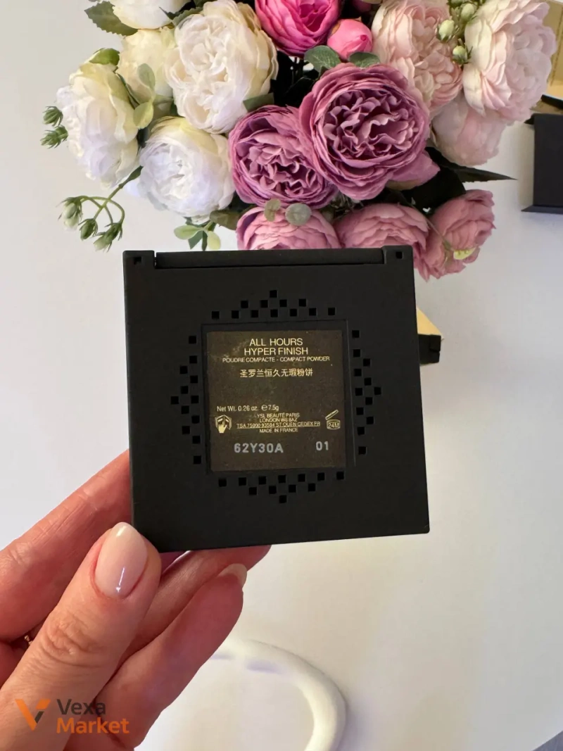 Компактна пудра для обличчя Yves Saint Laurent All Hours Hyper Finish, відтінок 01 — фото 3