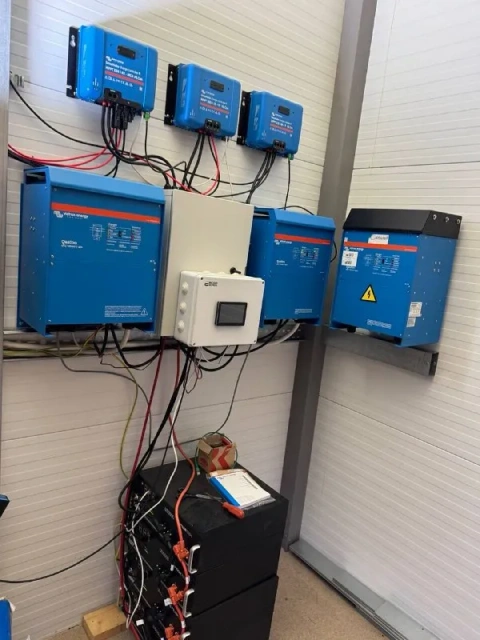 Б/В комплект Victron Energy + Pylontech