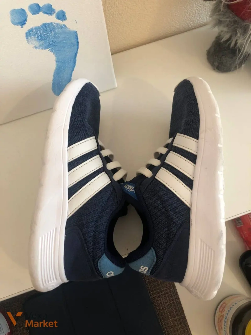 Кросівки Adidas для хлопчика, розмір 30 — фото 3