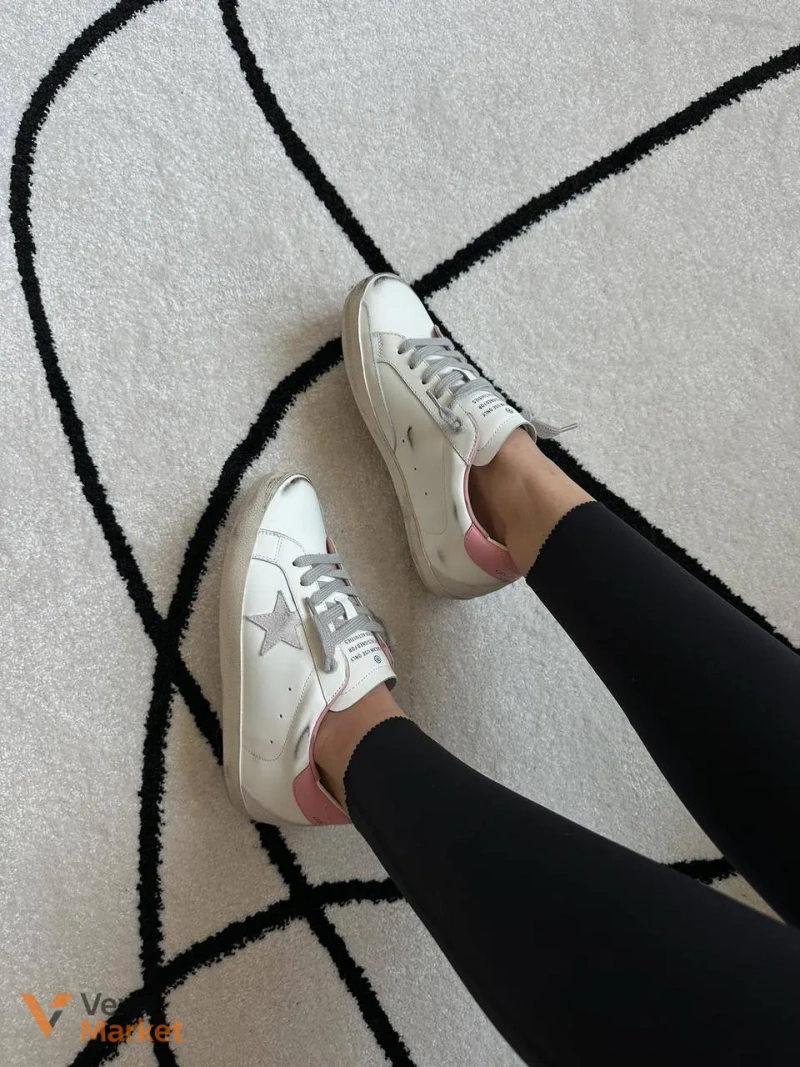 Кросівки Golden Goose Super-Star зіркою з сірої замші та рожевою шкіряною п'яткою — фото 4